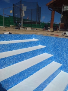 Escaleras de piscinas en Burgos